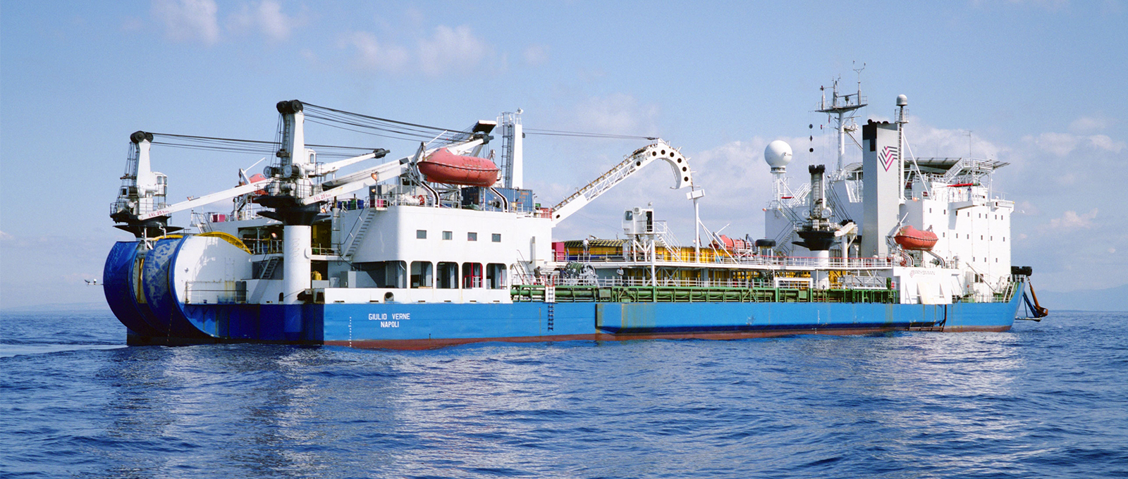 a new submarine cable link for Red Eléctrica De España